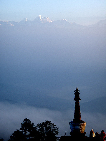 Sonnenaufgang über dem Himalaya - Blick von Nagarkot (c) Peter Belina